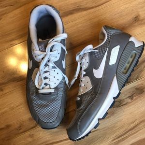 Nike Air Tennis Shoes